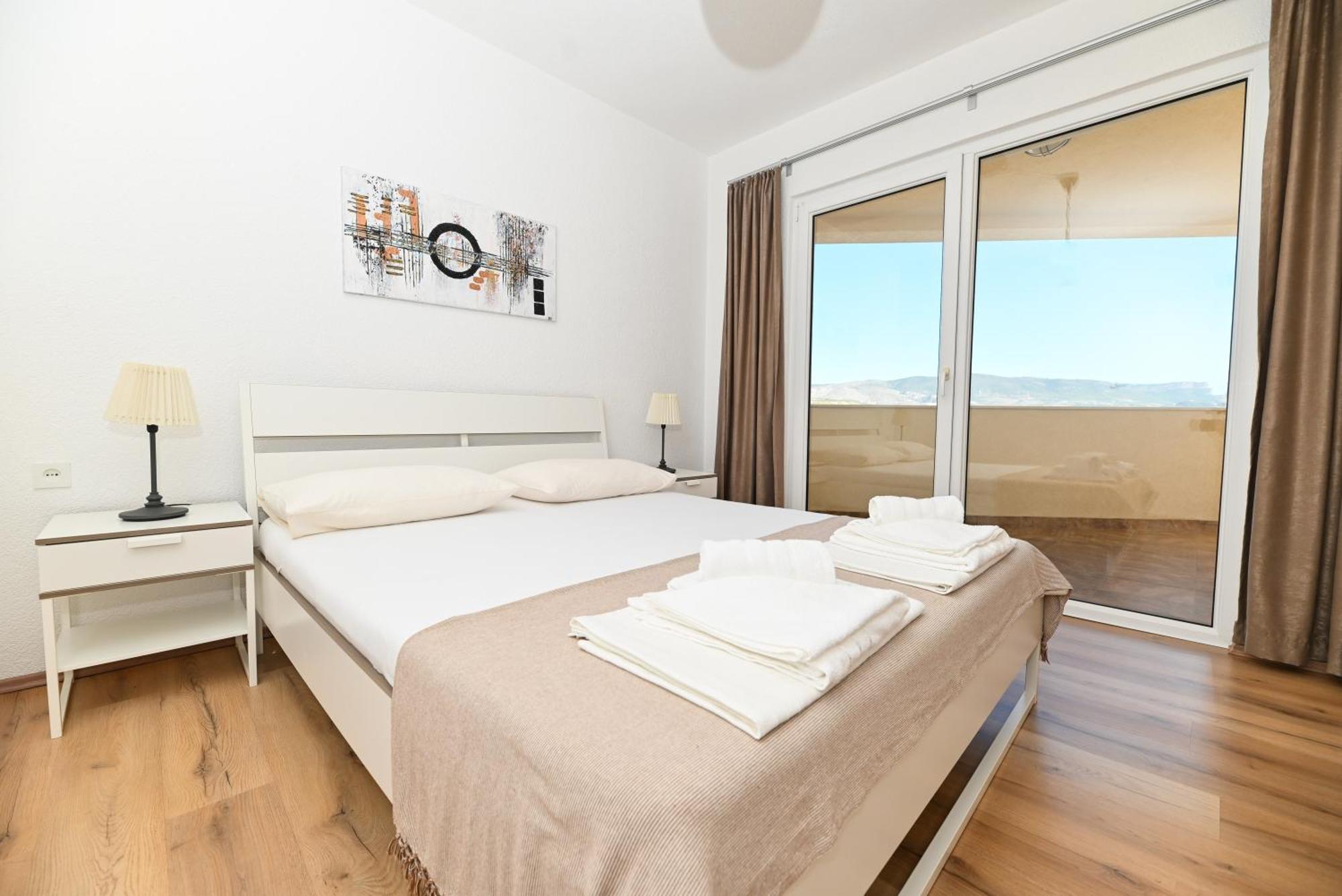 Apartments Bluesky Трогир Екстериор снимка