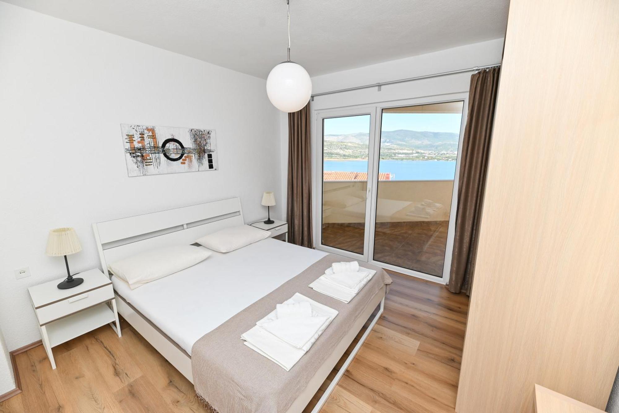 Apartments Bluesky Трогир Екстериор снимка