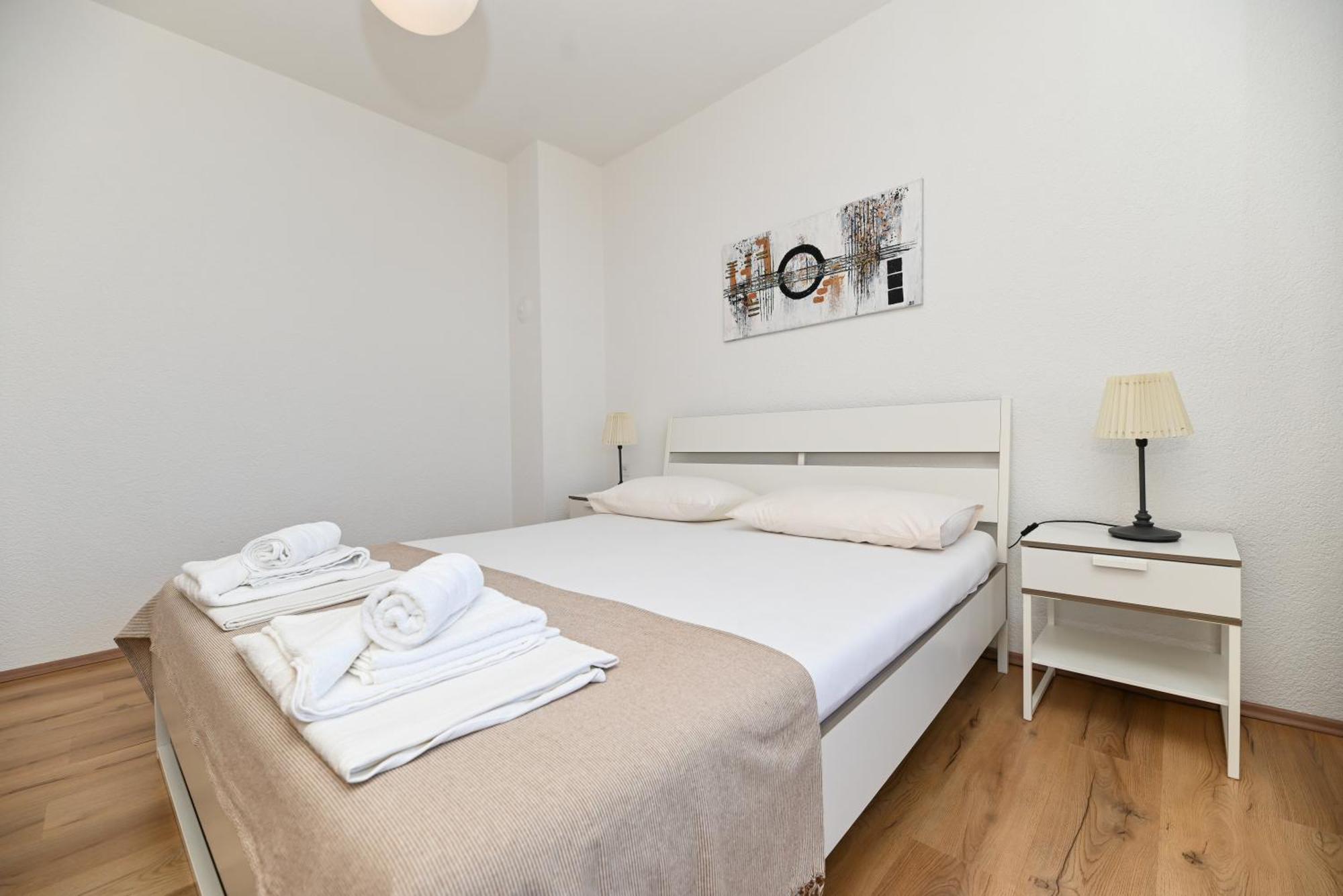 Apartments Bluesky Трогир Екстериор снимка
