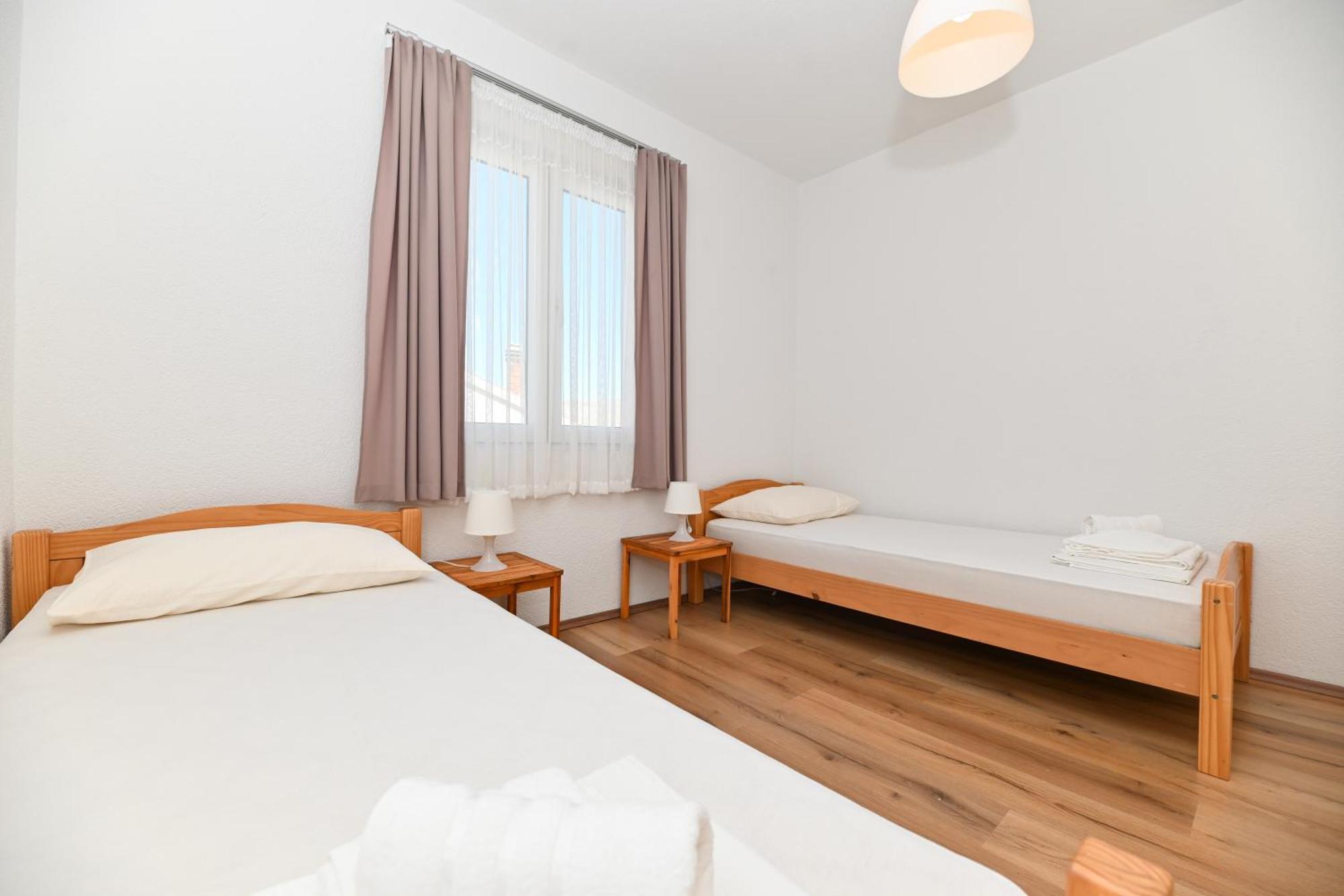 Apartments Bluesky Трогир Екстериор снимка