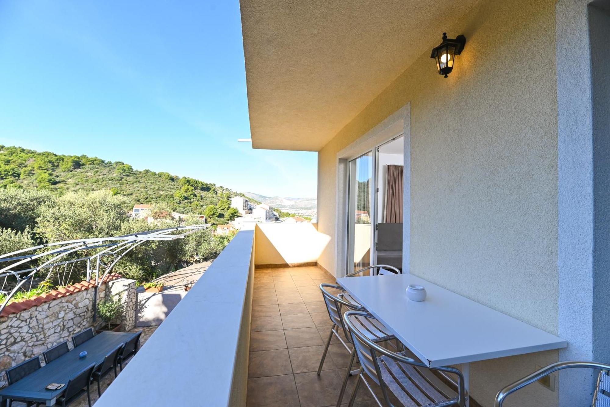Apartments Bluesky Трогир Екстериор снимка