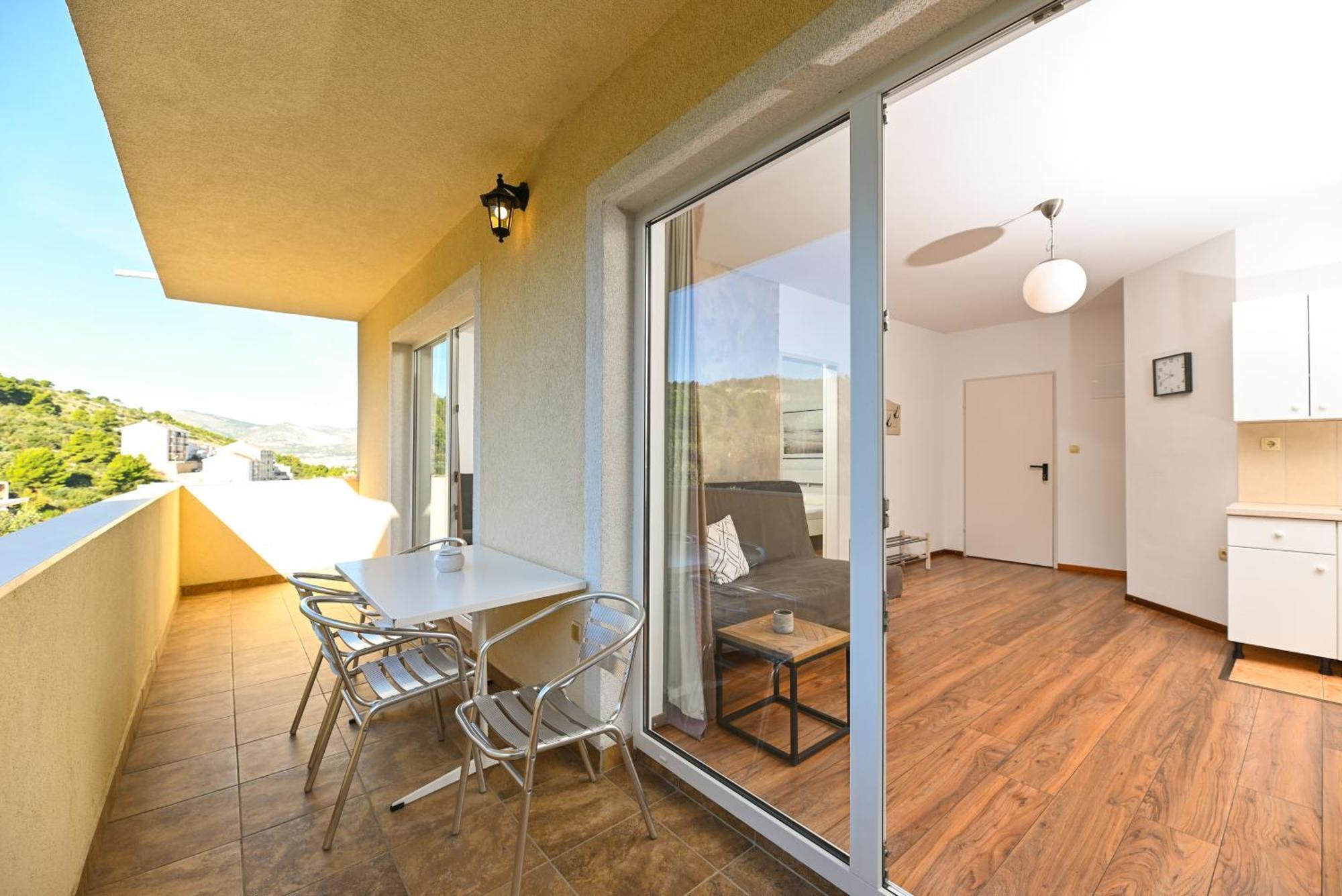 Apartments Bluesky Трогир Екстериор снимка