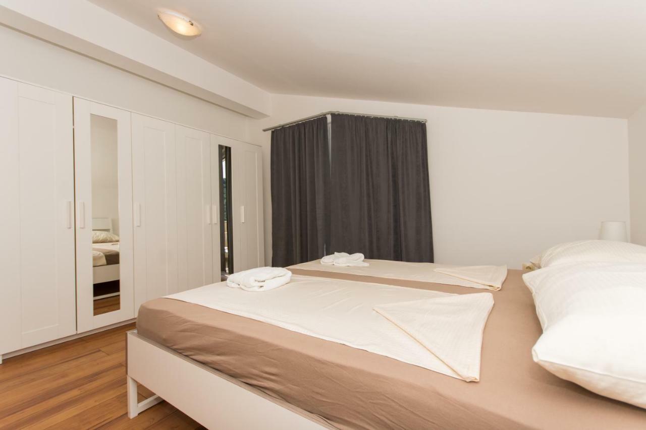 Apartments Bluesky Трогир Екстериор снимка