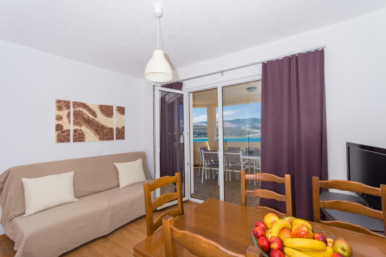 Apartments Bluesky Трогир Екстериор снимка