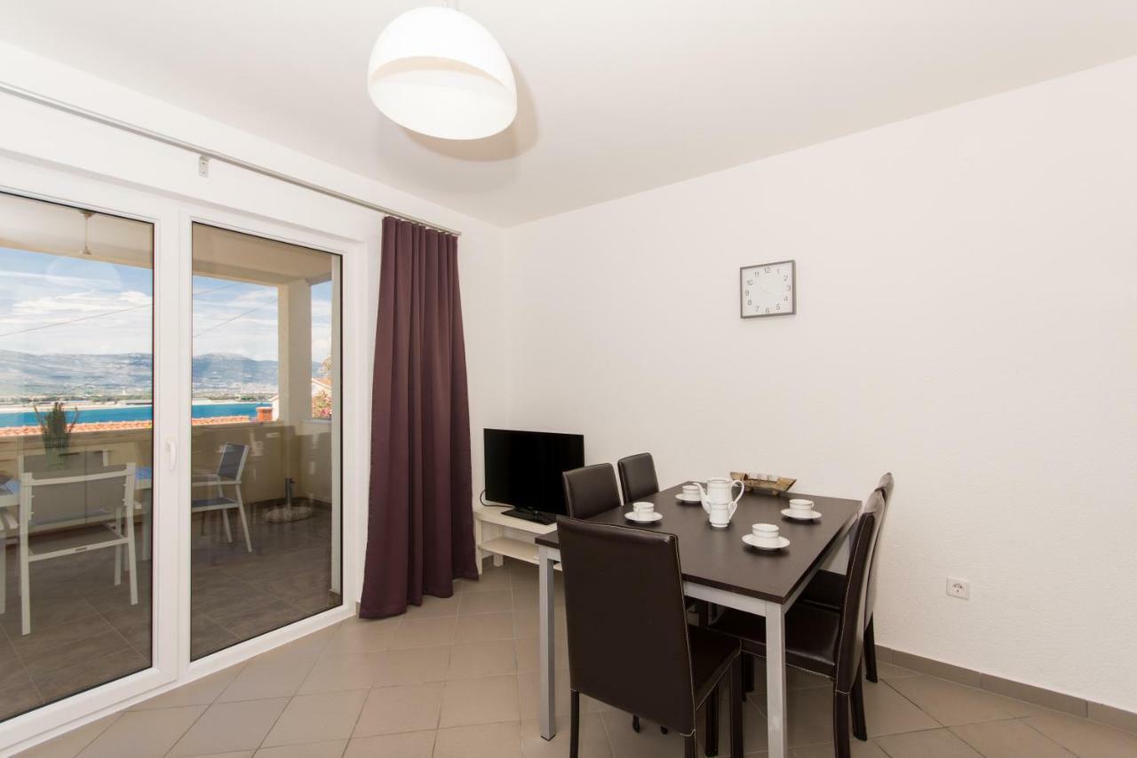Apartments Bluesky Трогир Екстериор снимка